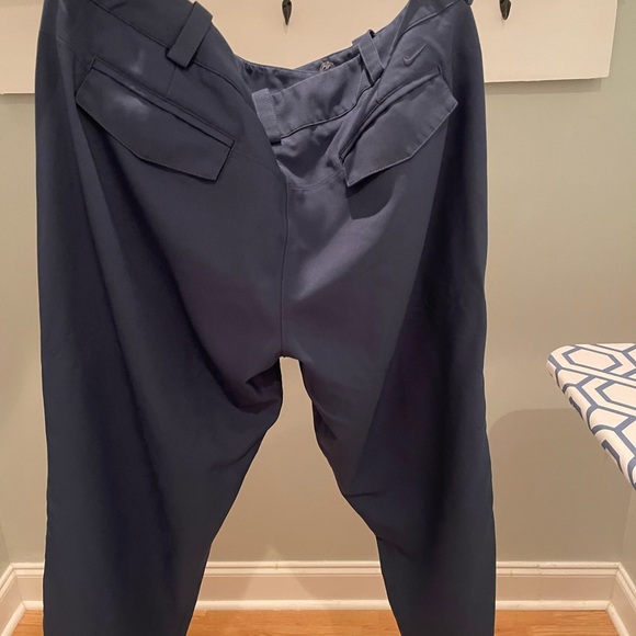 Womens Nike Golf Capris sz 10 - Picture 2 of 3